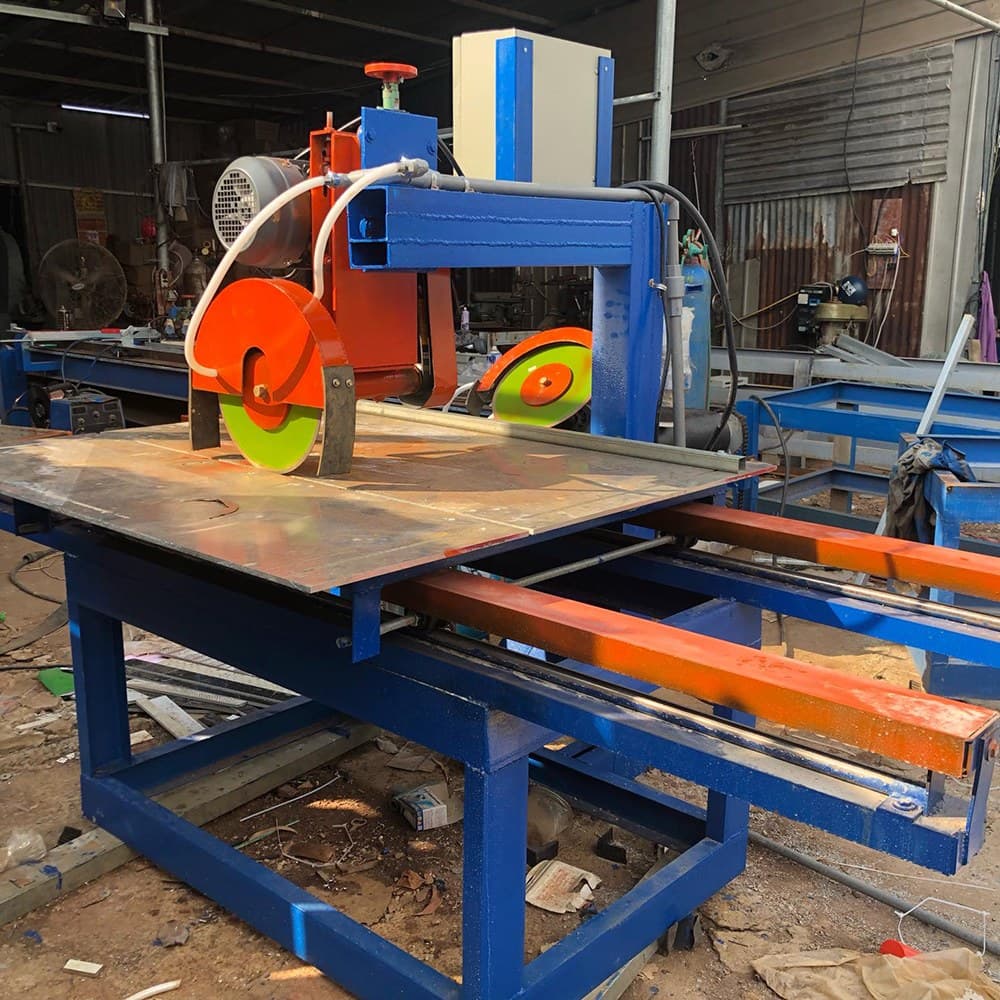 Gia công cắt gạch